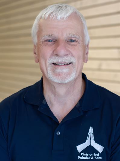 2024 07 04 helmut mit logo